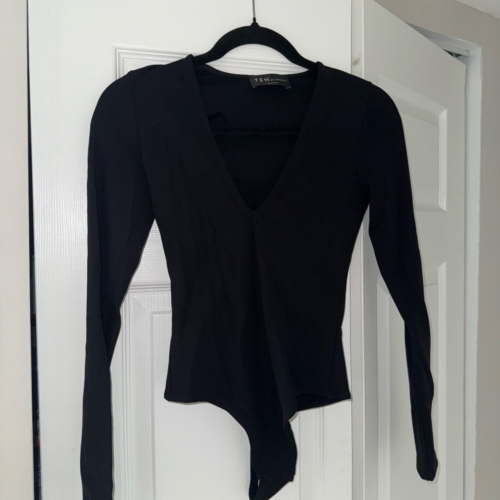 Aritzia Black V-Neck Long Sleeve Bodysuit